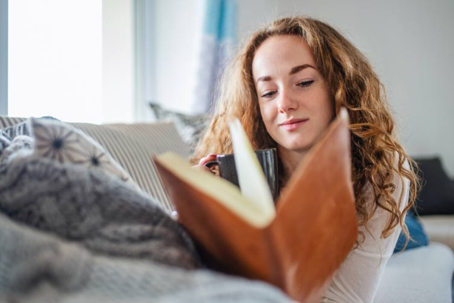 Girl-Reading-book Don't make a sound concept