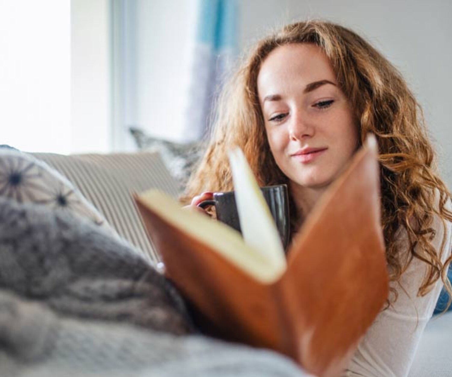 Girl-Reading-book Don't make a sound concept