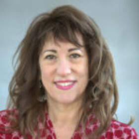Deb Victoroff portrait for our instructors